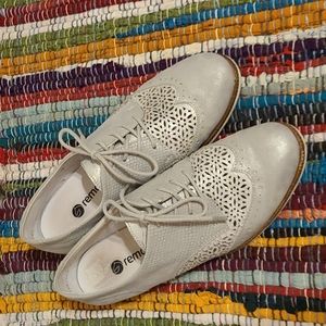 Remonte leather silver wing tip shoes